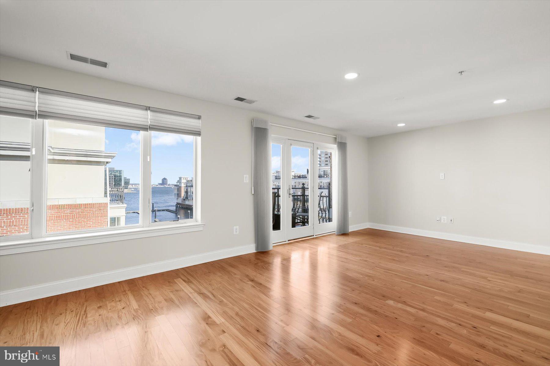 PIER HOMES AT HARBORVIEW - Residential