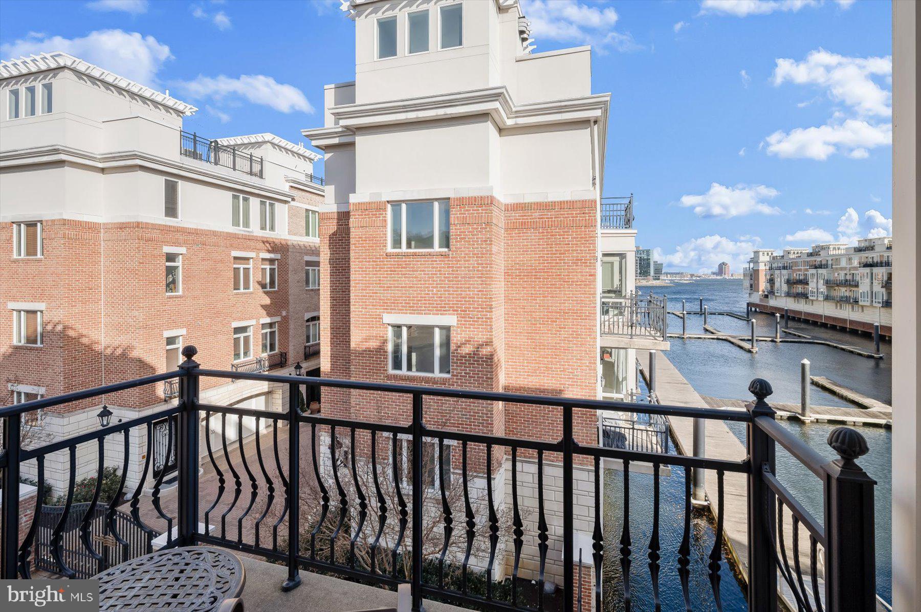 PIER HOMES AT HARBORVIEW - Residential