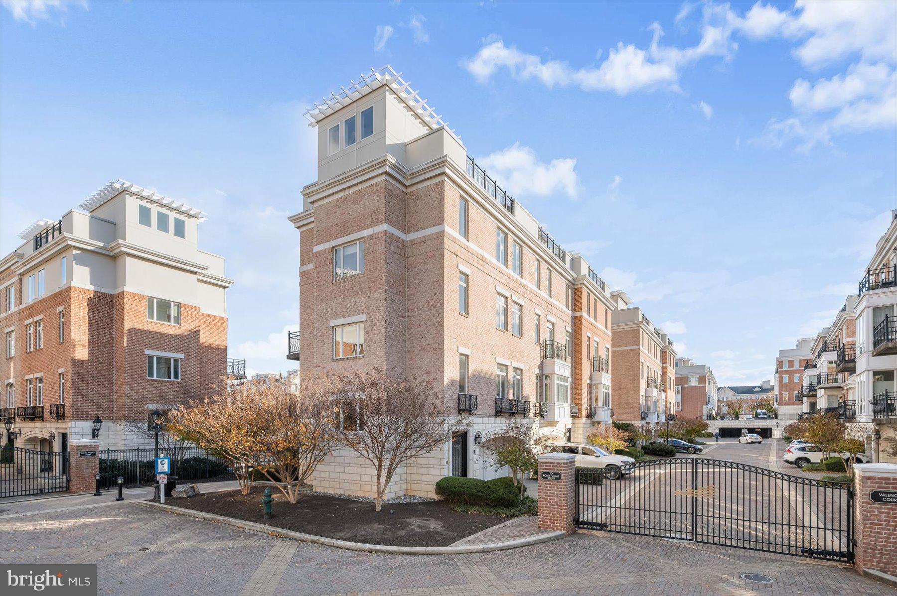 PIER HOMES AT HARBORVIEW - Residential