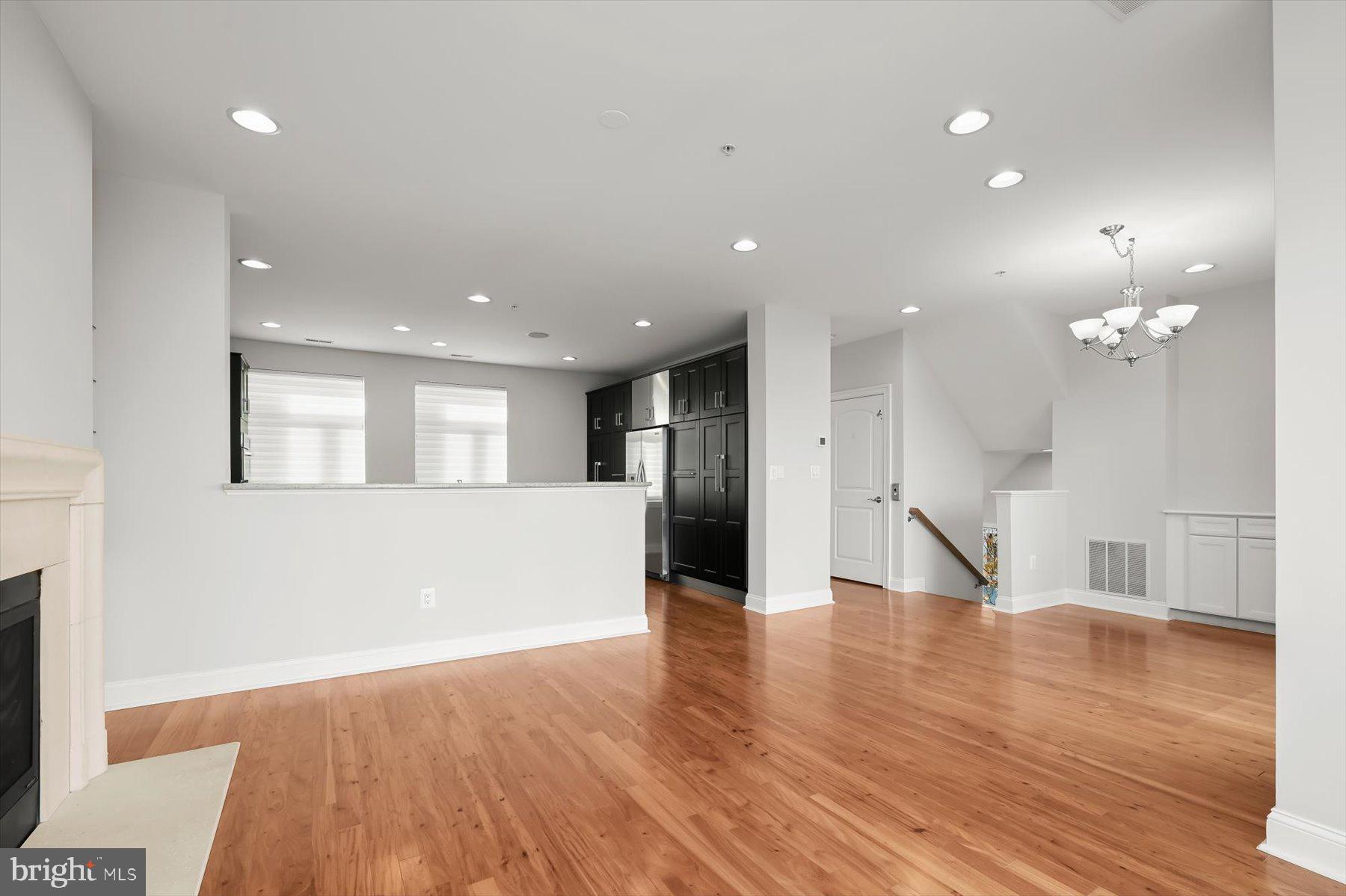 PIER HOMES AT HARBORVIEW - Residential