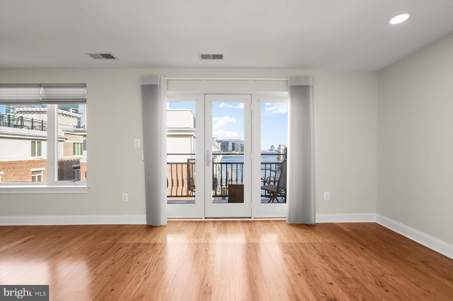 PIER HOMES AT HARBORVIEW - Residential