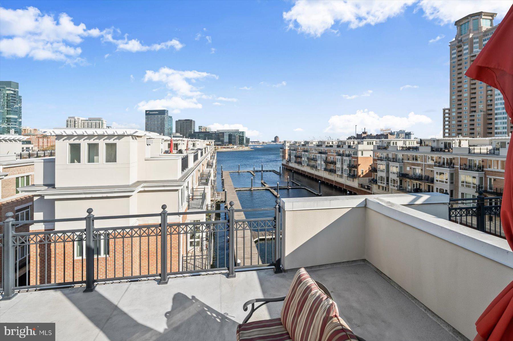 PIER HOMES AT HARBORVIEW - Residential