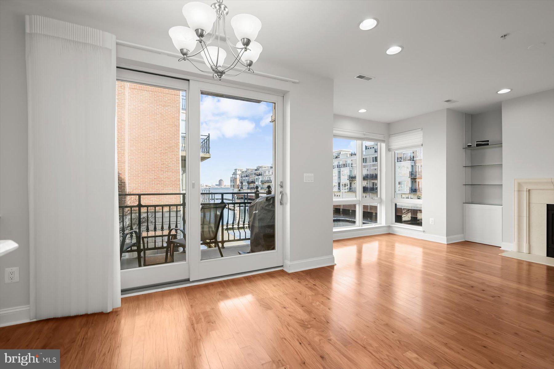 PIER HOMES AT HARBORVIEW - Residential