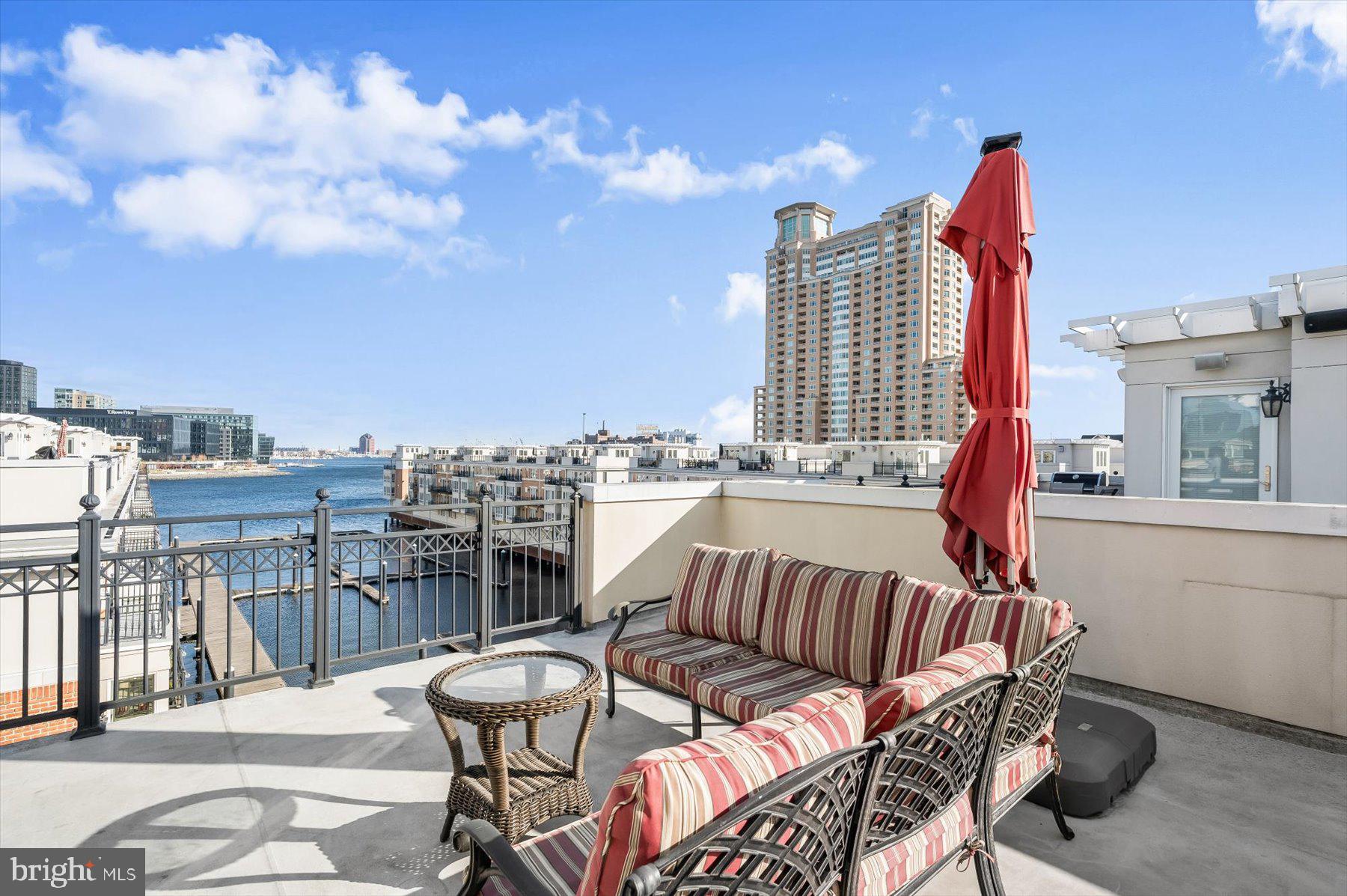 PIER HOMES AT HARBORVIEW - Residential