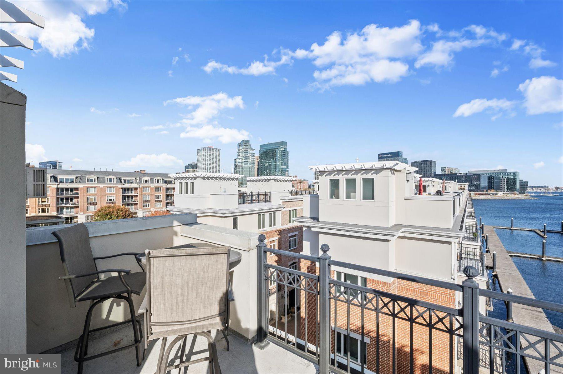 PIER HOMES AT HARBORVIEW - Residential