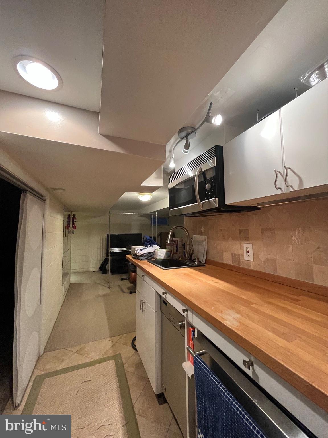 CAVALIER HOMES - Residential Lease