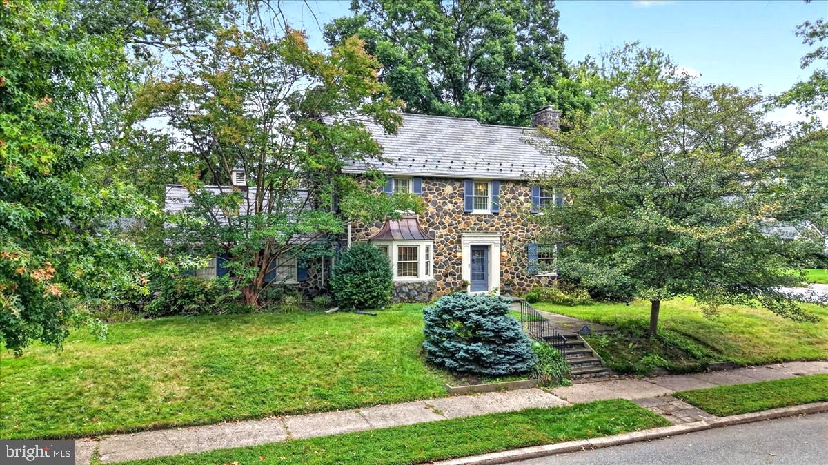 401 HAWTHORNE DRIVE