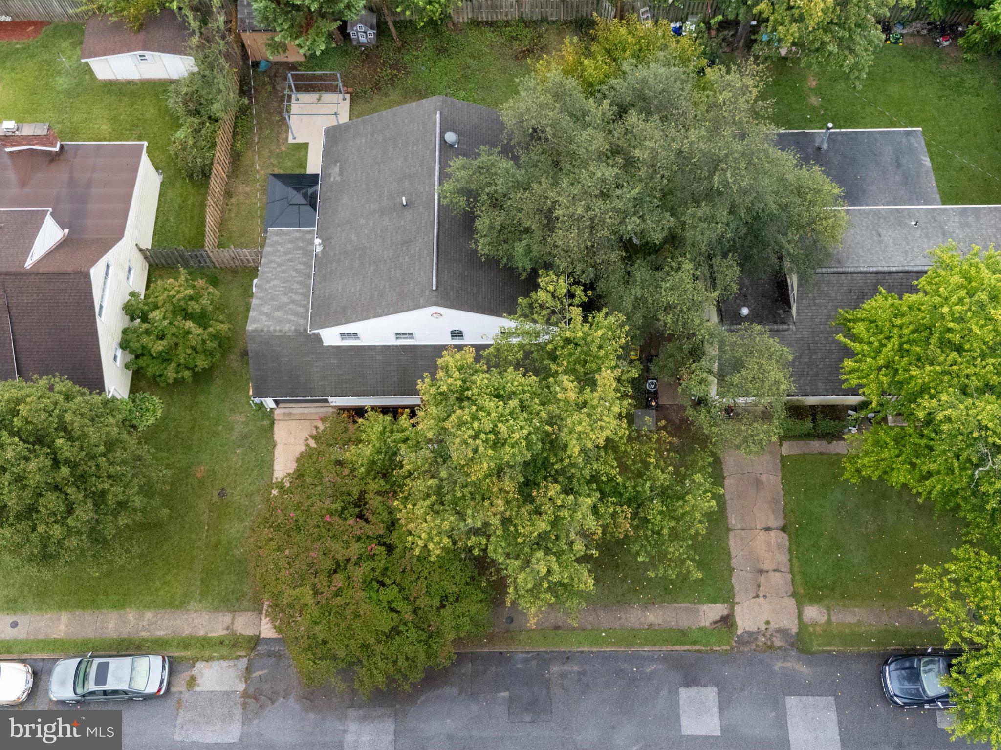 COUNTRY CLUB ESTATES - Residential