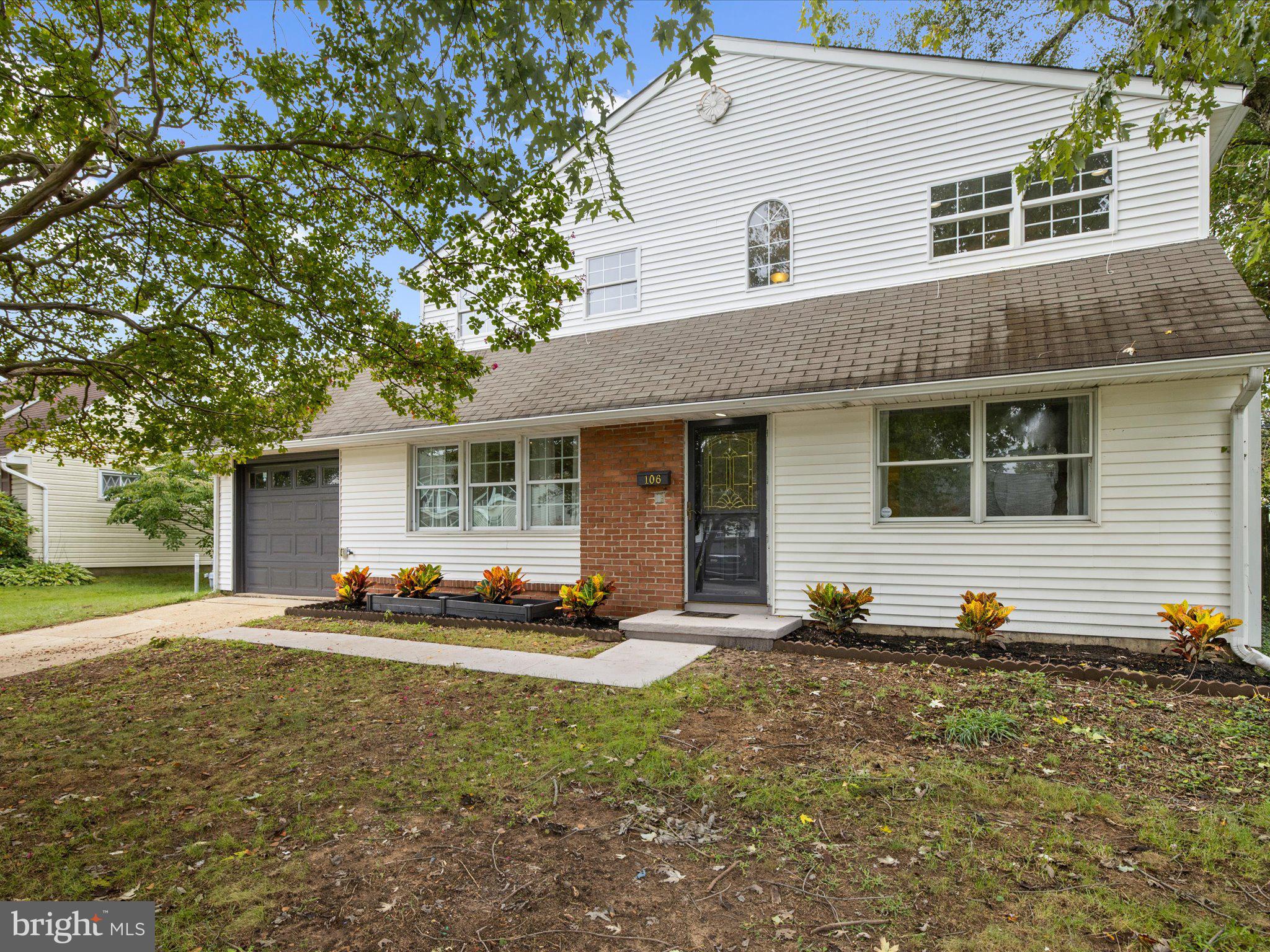 COUNTRY CLUB ESTATES - Residential