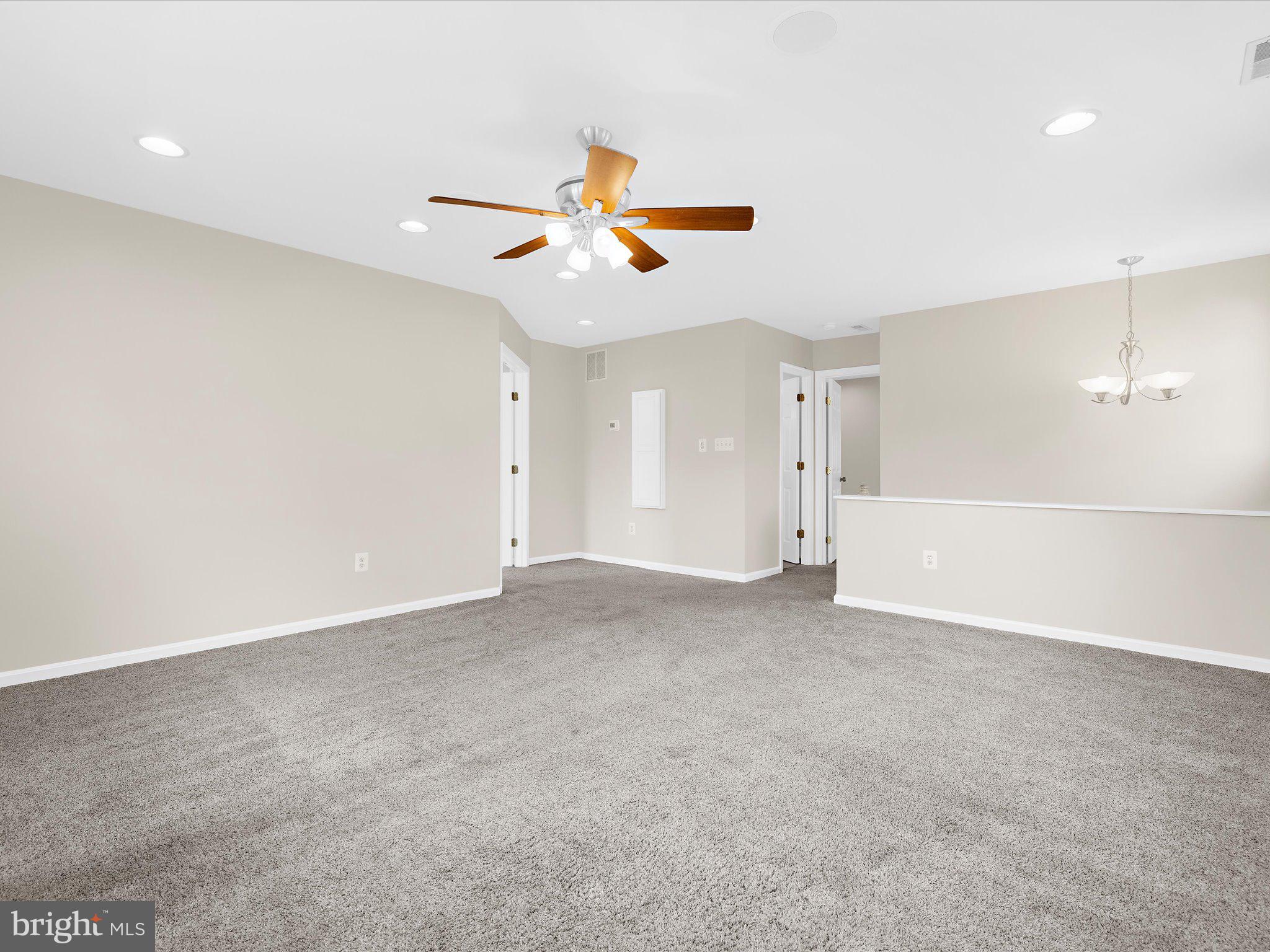 COUNTRY CLUB ESTATES - Residential