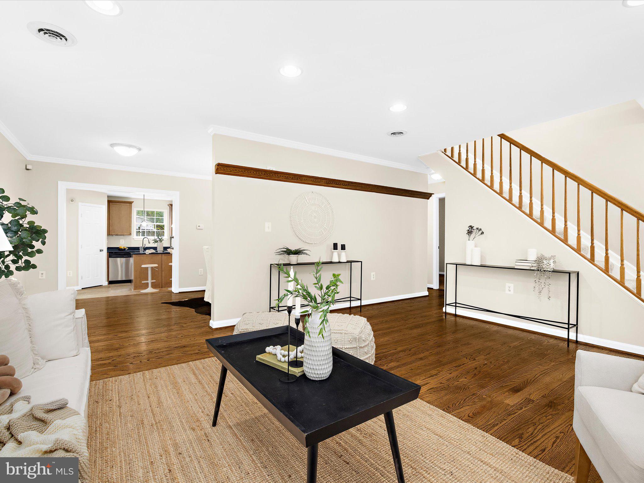 COUNTRY CLUB ESTATES - Residential