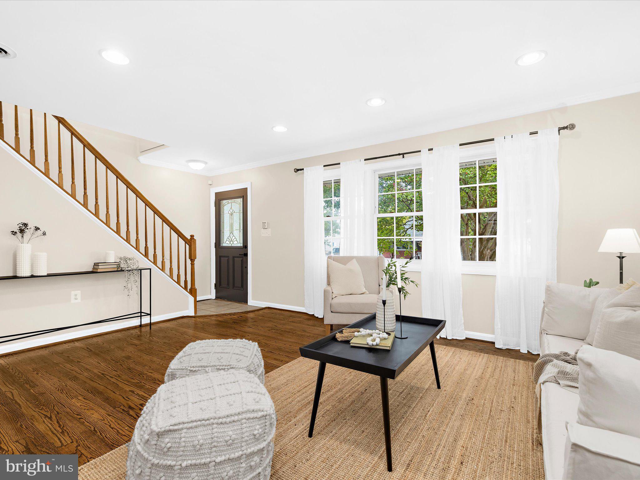 COUNTRY CLUB ESTATES - Residential