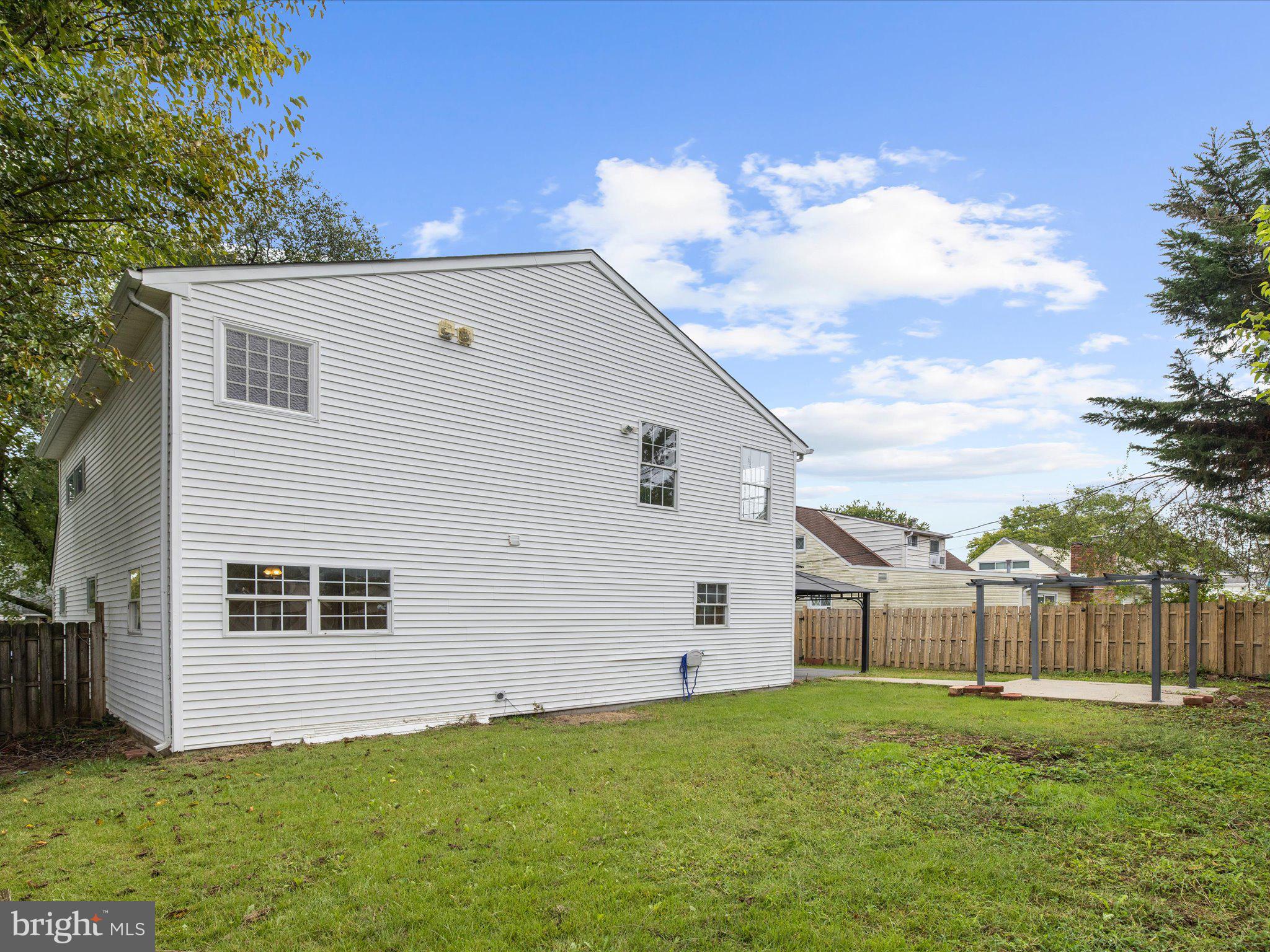 COUNTRY CLUB ESTATES - Residential