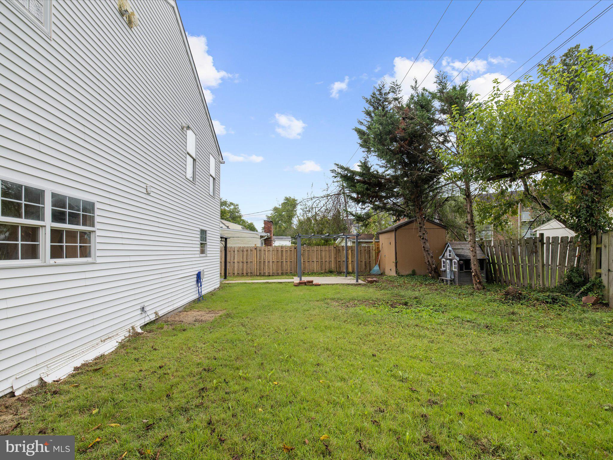 COUNTRY CLUB ESTATES - Residential