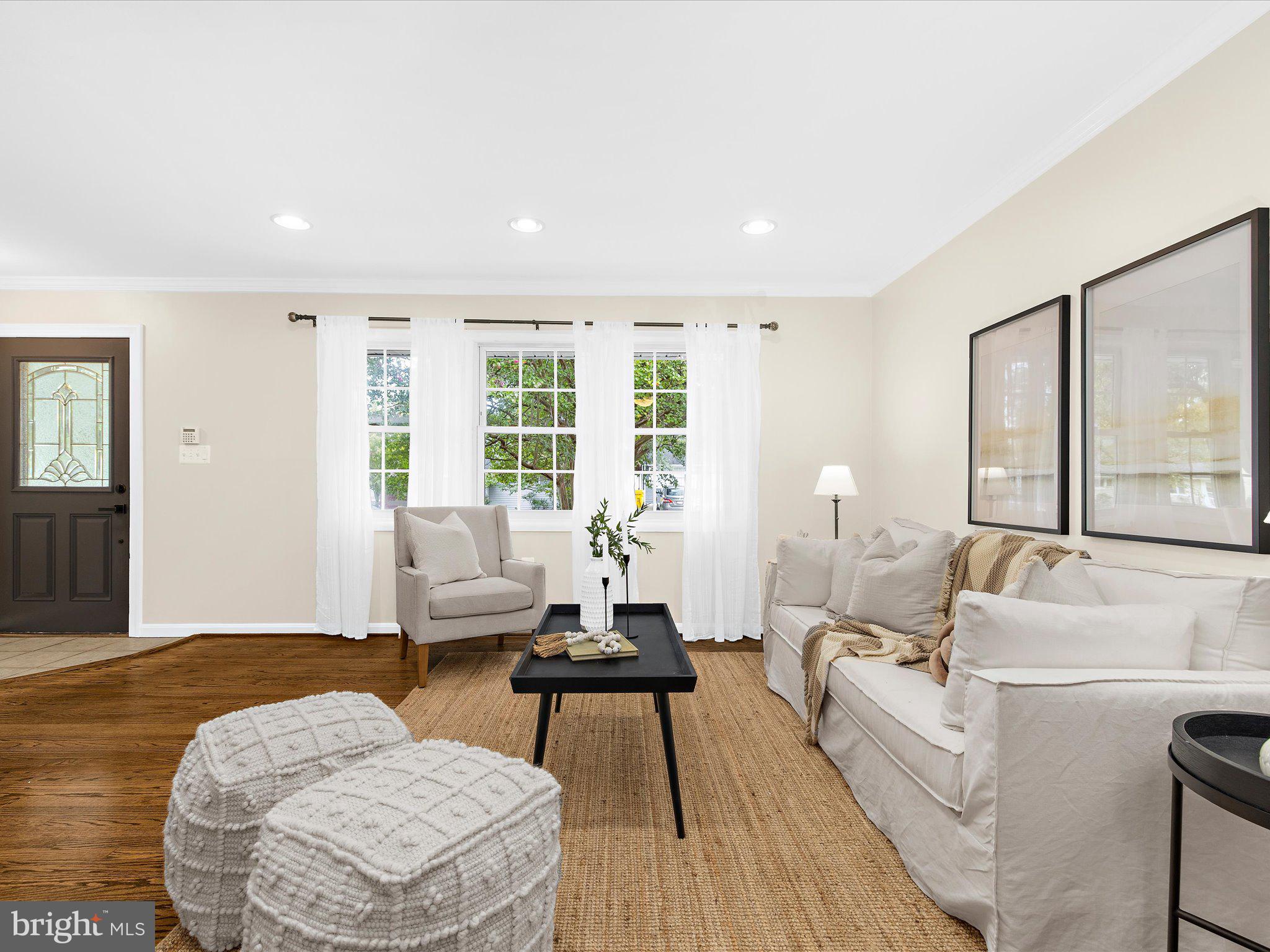 COUNTRY CLUB ESTATES - Residential