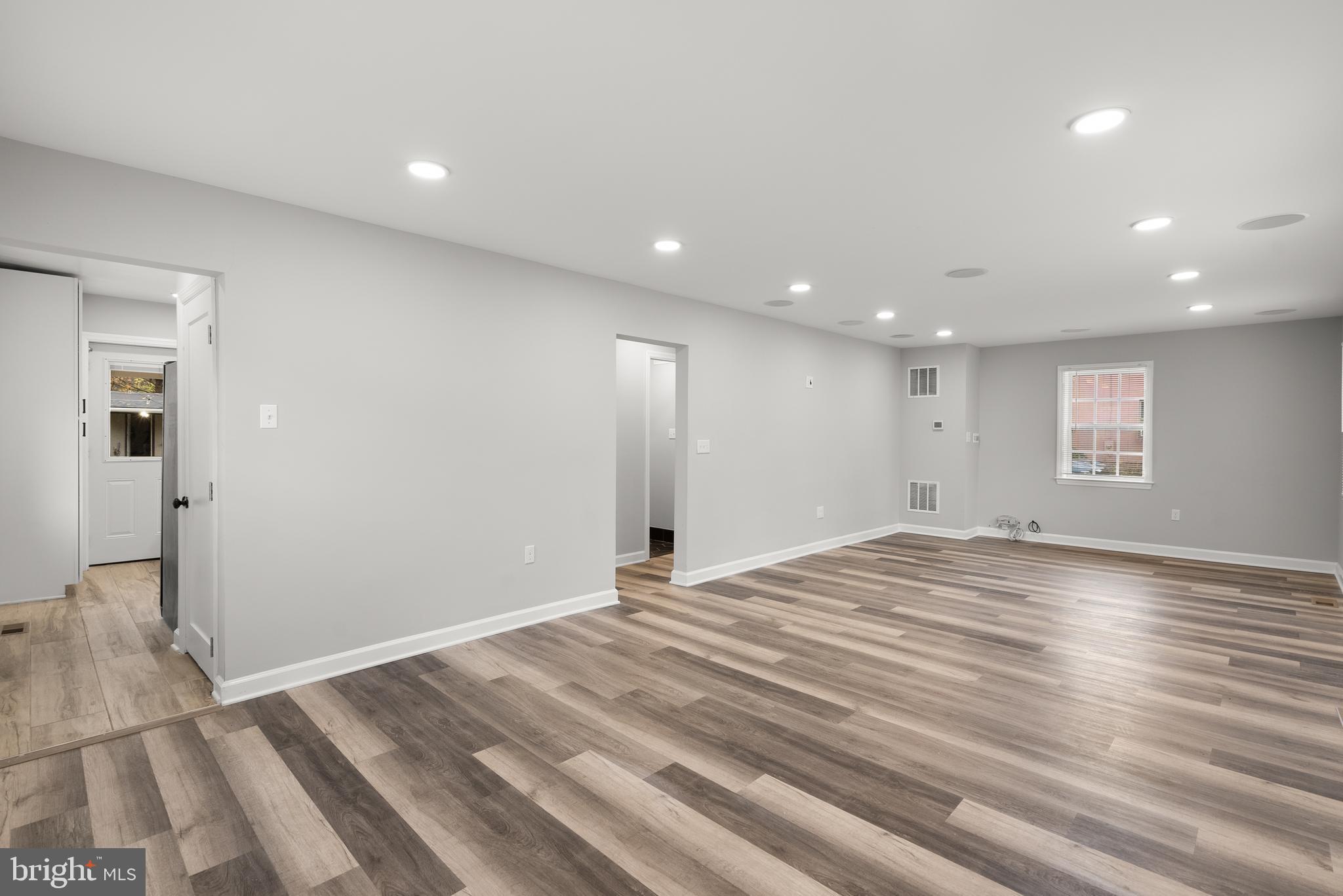 201 WASHINGTON GROVE LANE