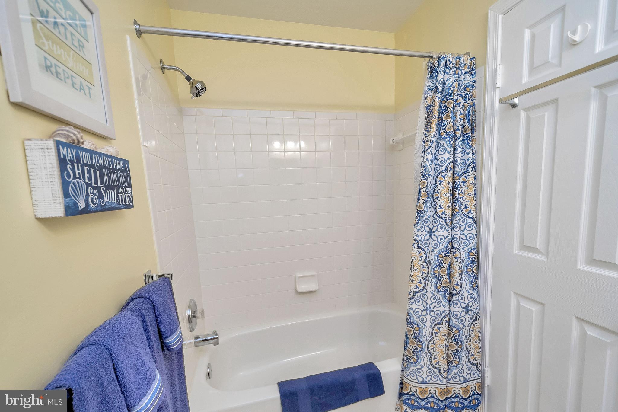 RIDGEFIELD VILLAGE - Residential