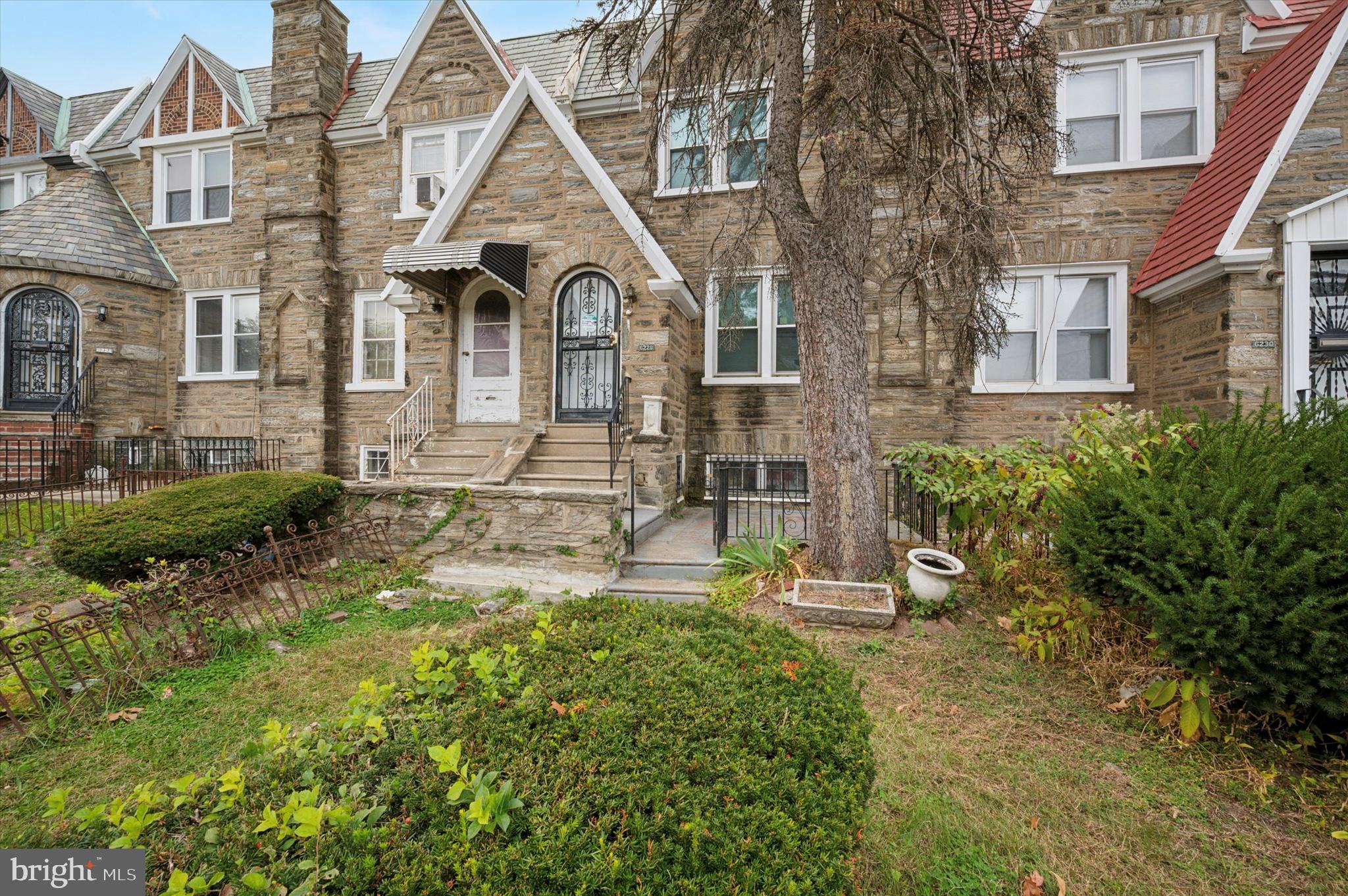 WEST OAK LANE - Residential