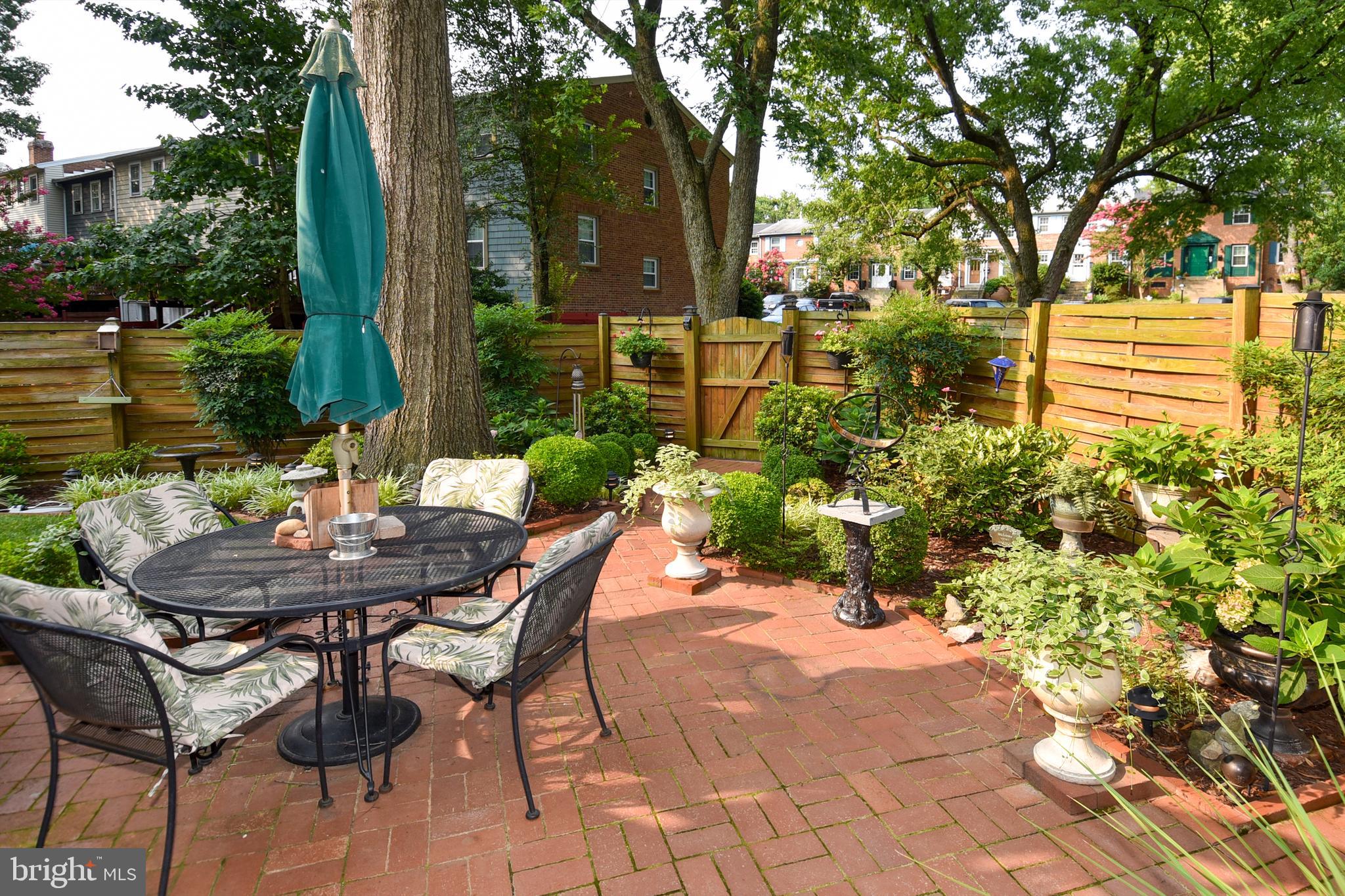 GREENWICH HILL - Residential