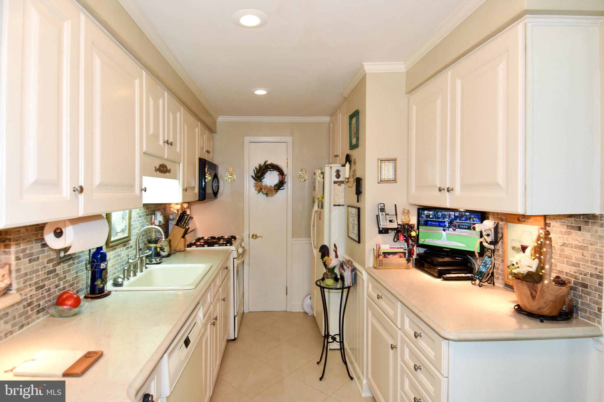 GREENWICH HILL - Residential