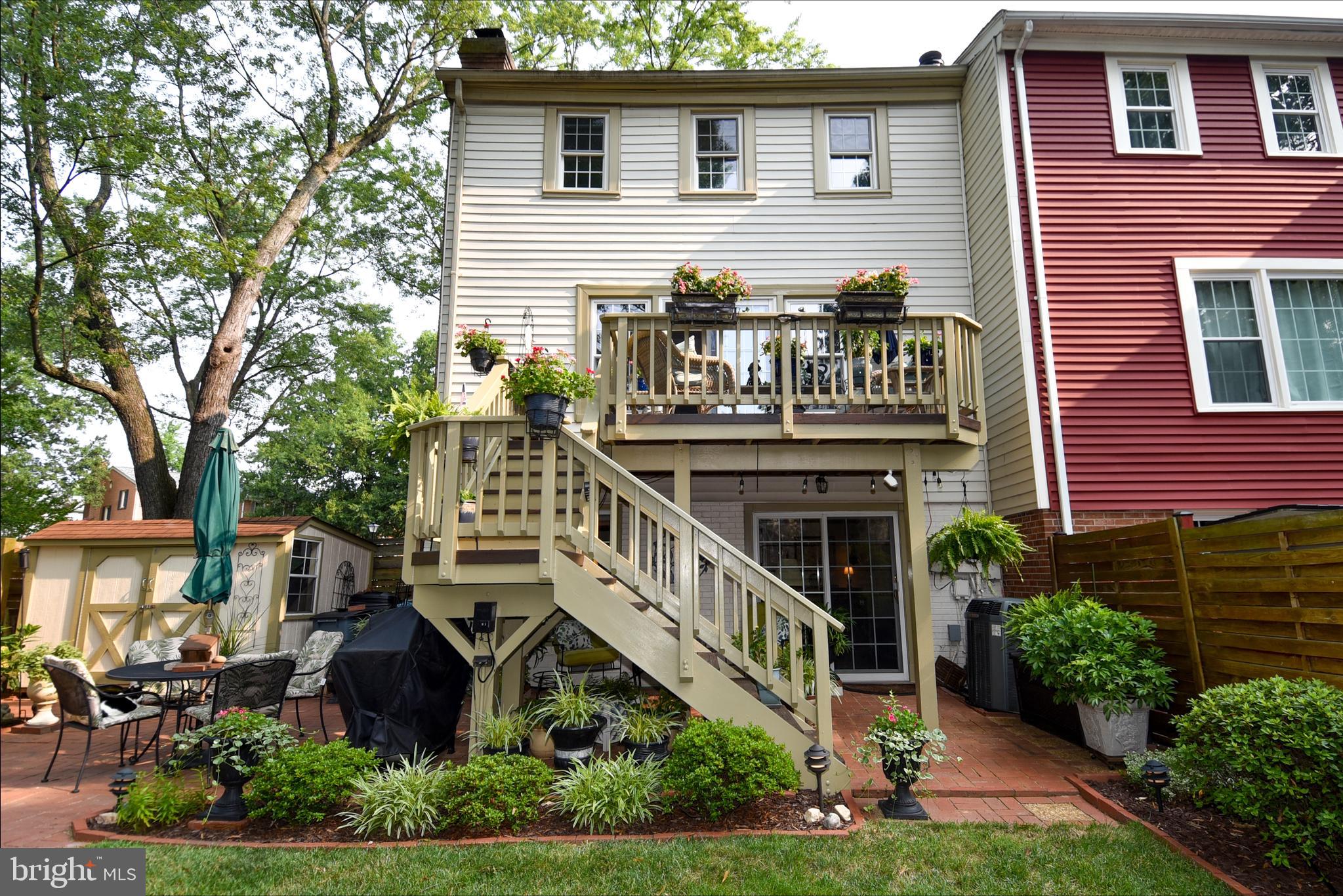 GREENWICH HILL - Residential