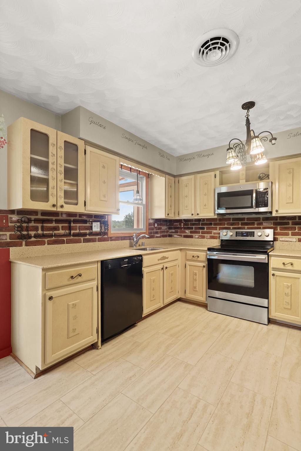 CHAZADALE NORTH - Residential