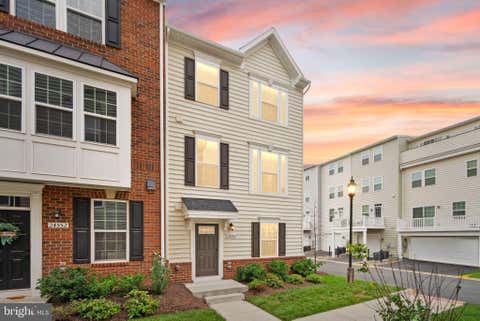 Townhouse For Sale - 24550 Pommel Terrace Ter<br/> DULLES, VA 20166