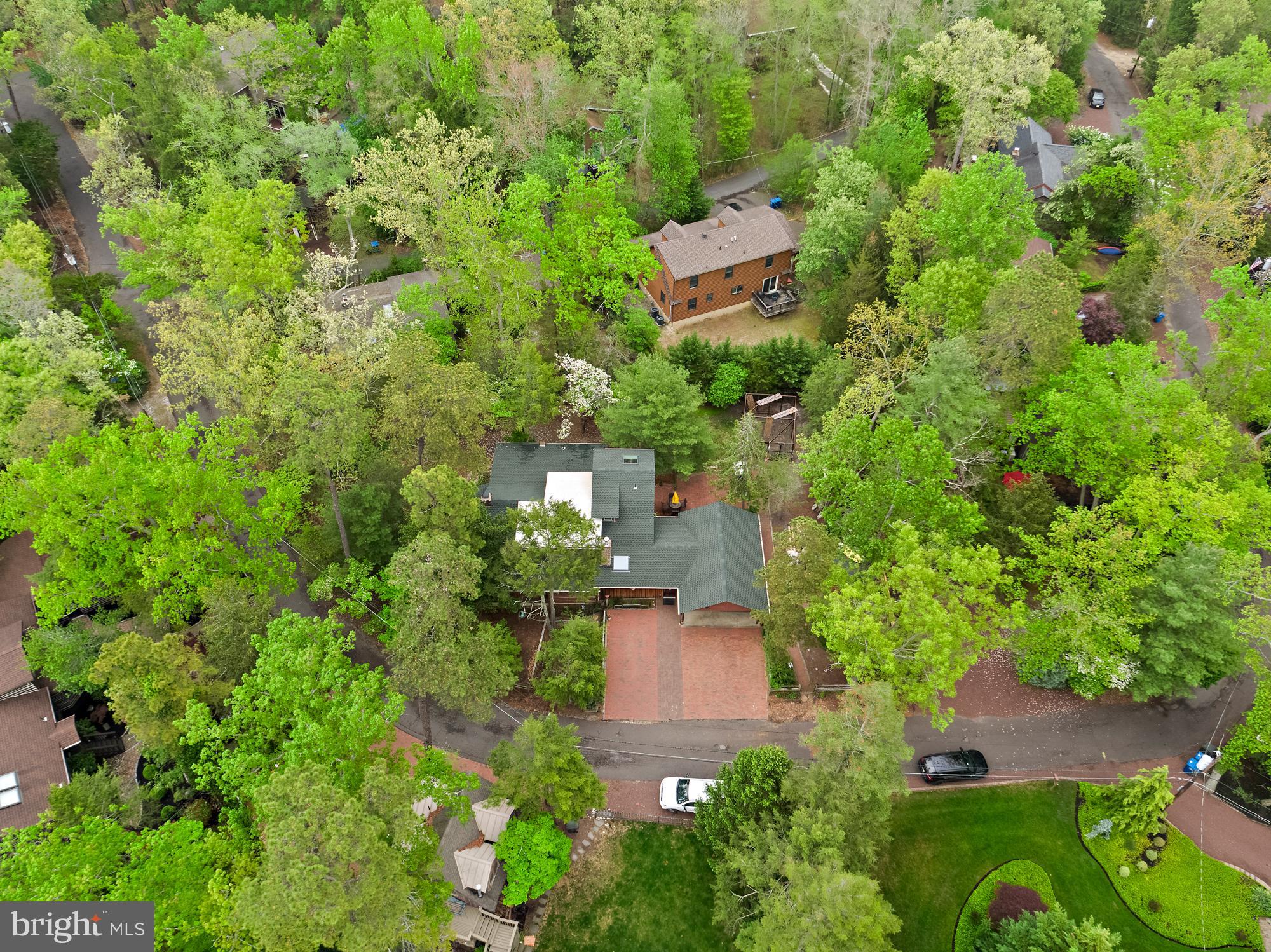 27 SHINNECOCK TRAIL