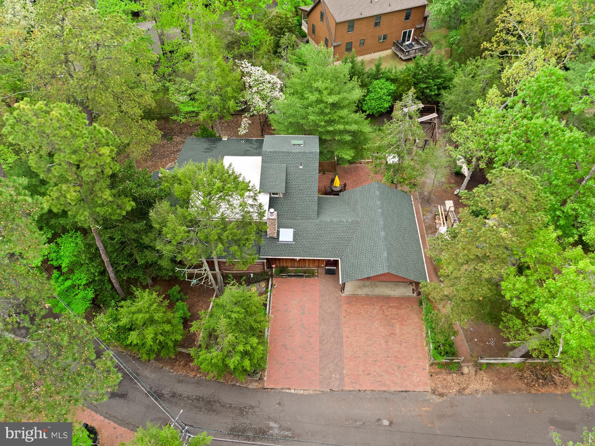 27 SHINNECOCK TRAIL