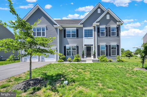 Homes For Sale - 67 Wavyleaf Drive<br/> SMYRNA, DE 19977
