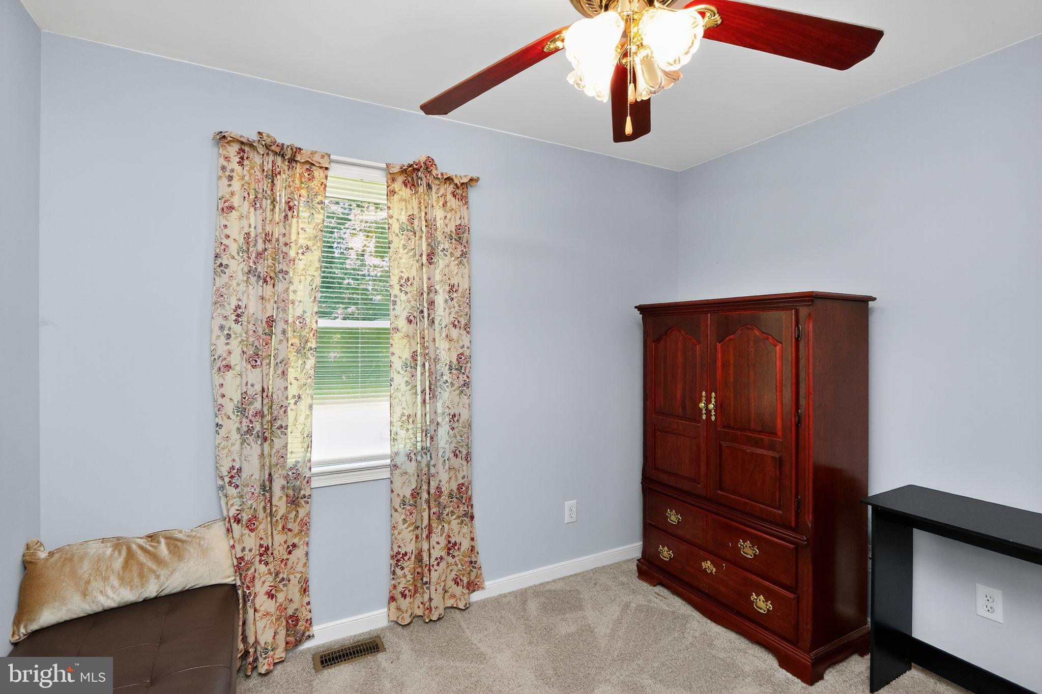 LAKE CAROLINE - Residential