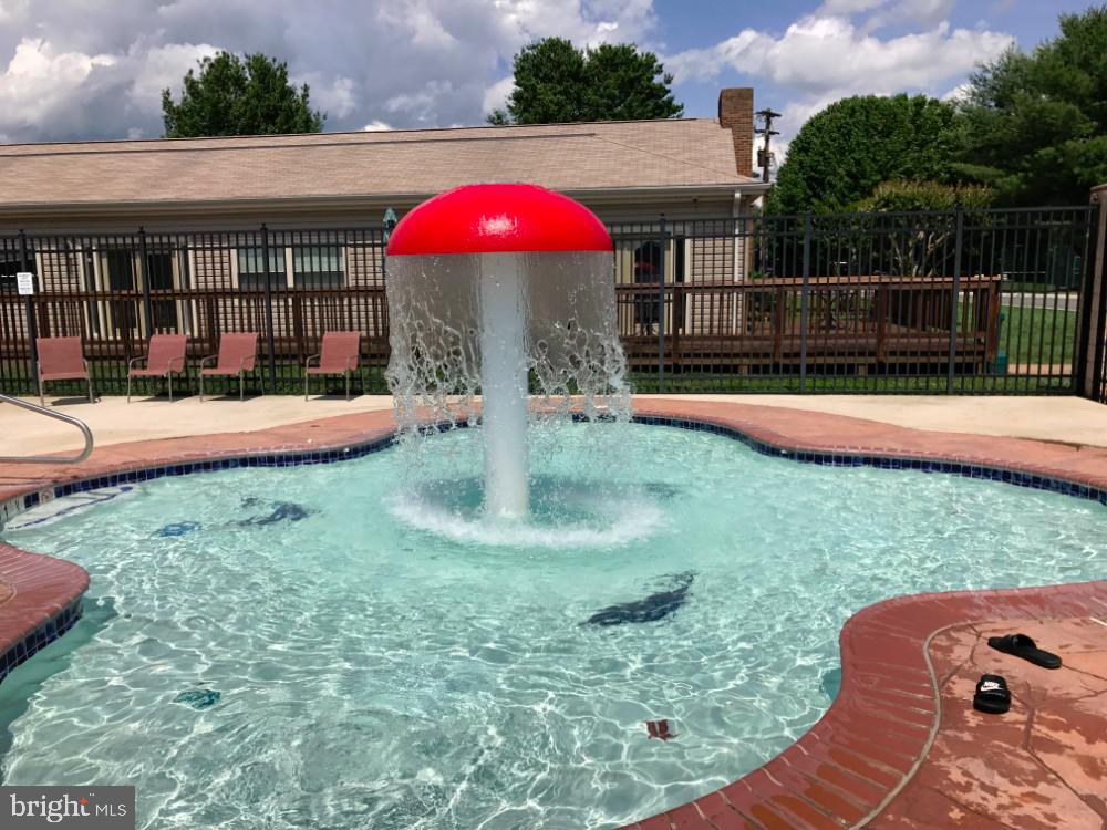 LAKE CAROLINE - Residential