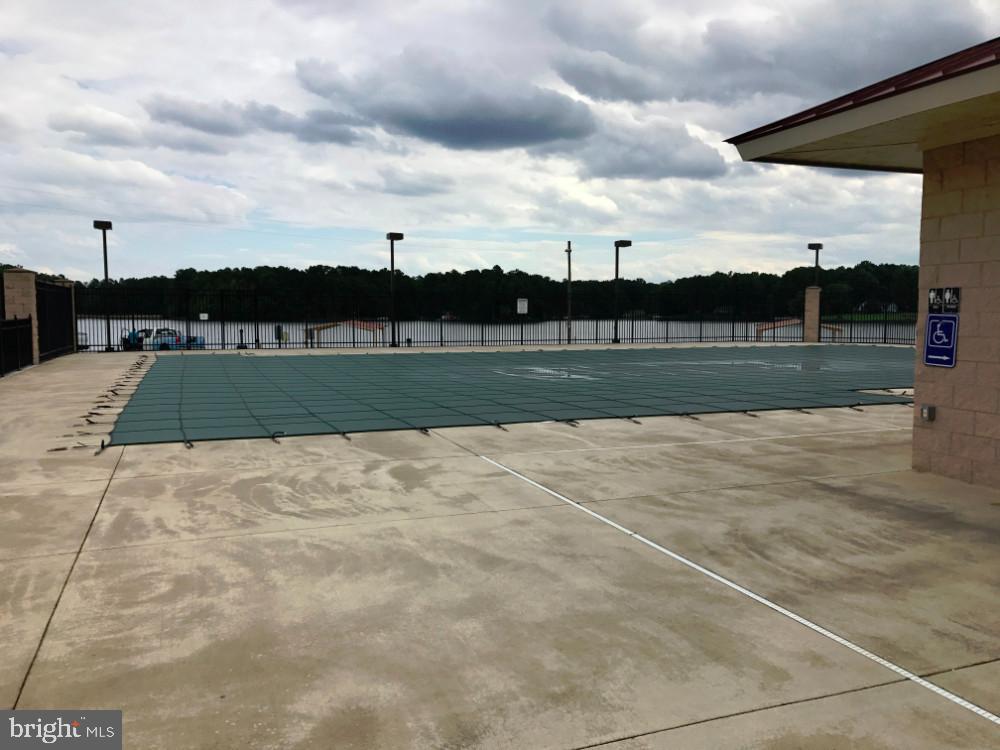 LAKE CAROLINE - Residential