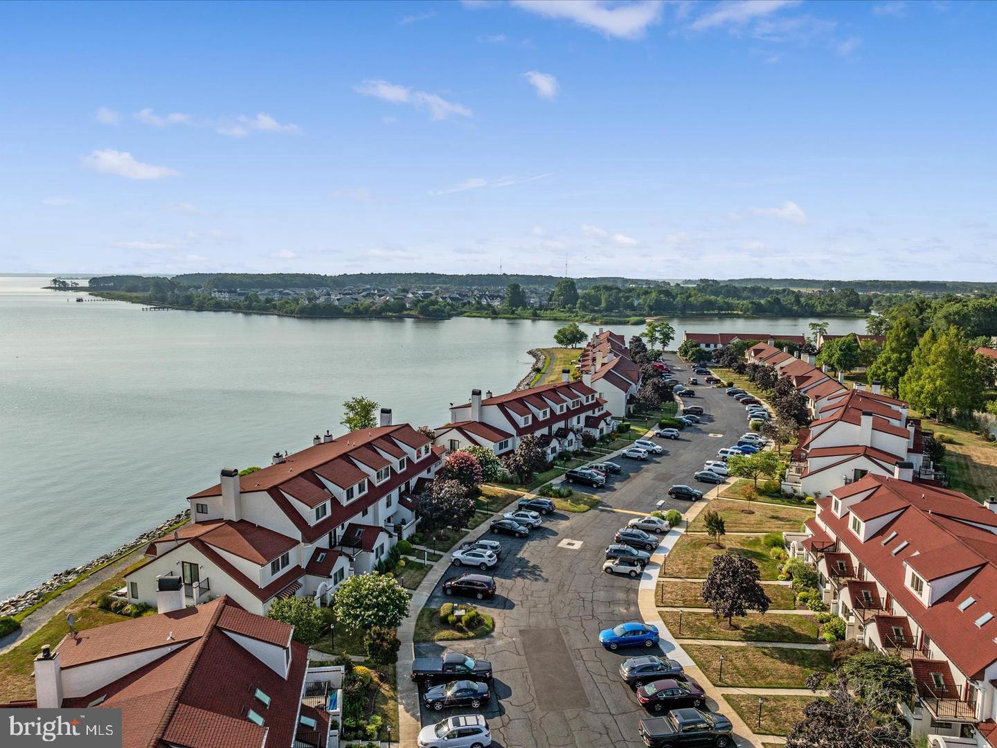 QUEENS LANDING - Residential