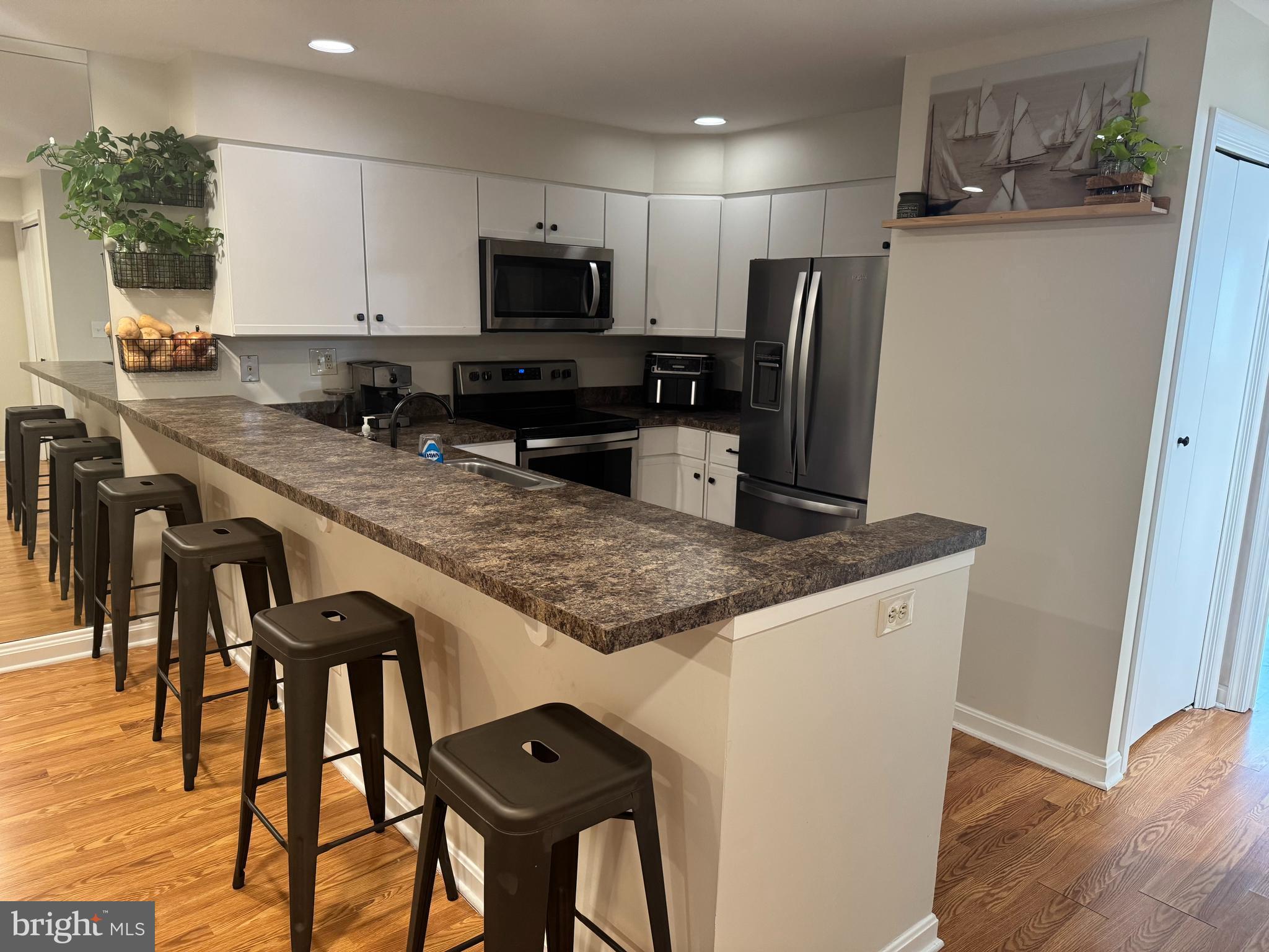 QUEENS LANDING - Residential