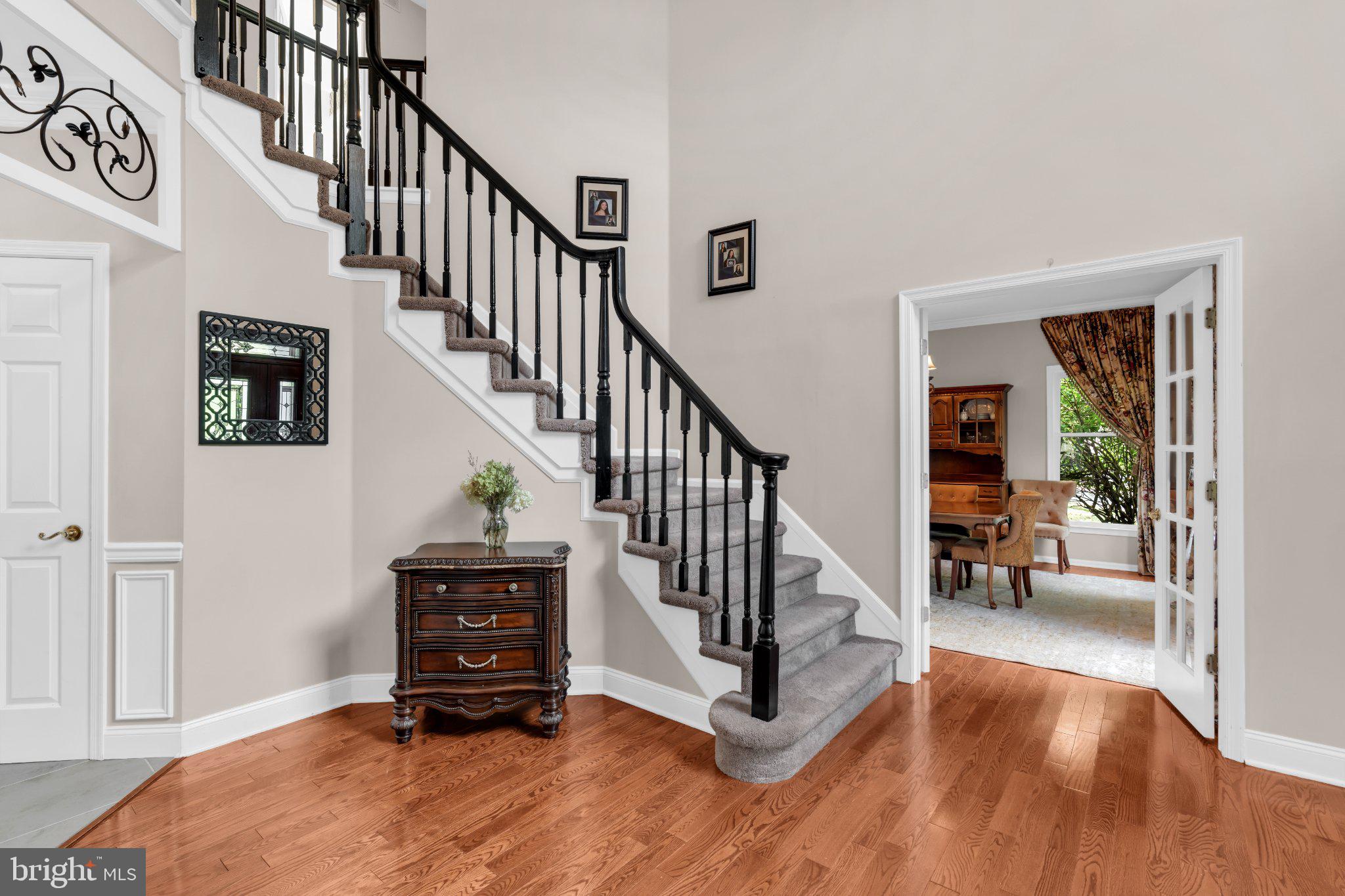 8 ENDICOTT LANE