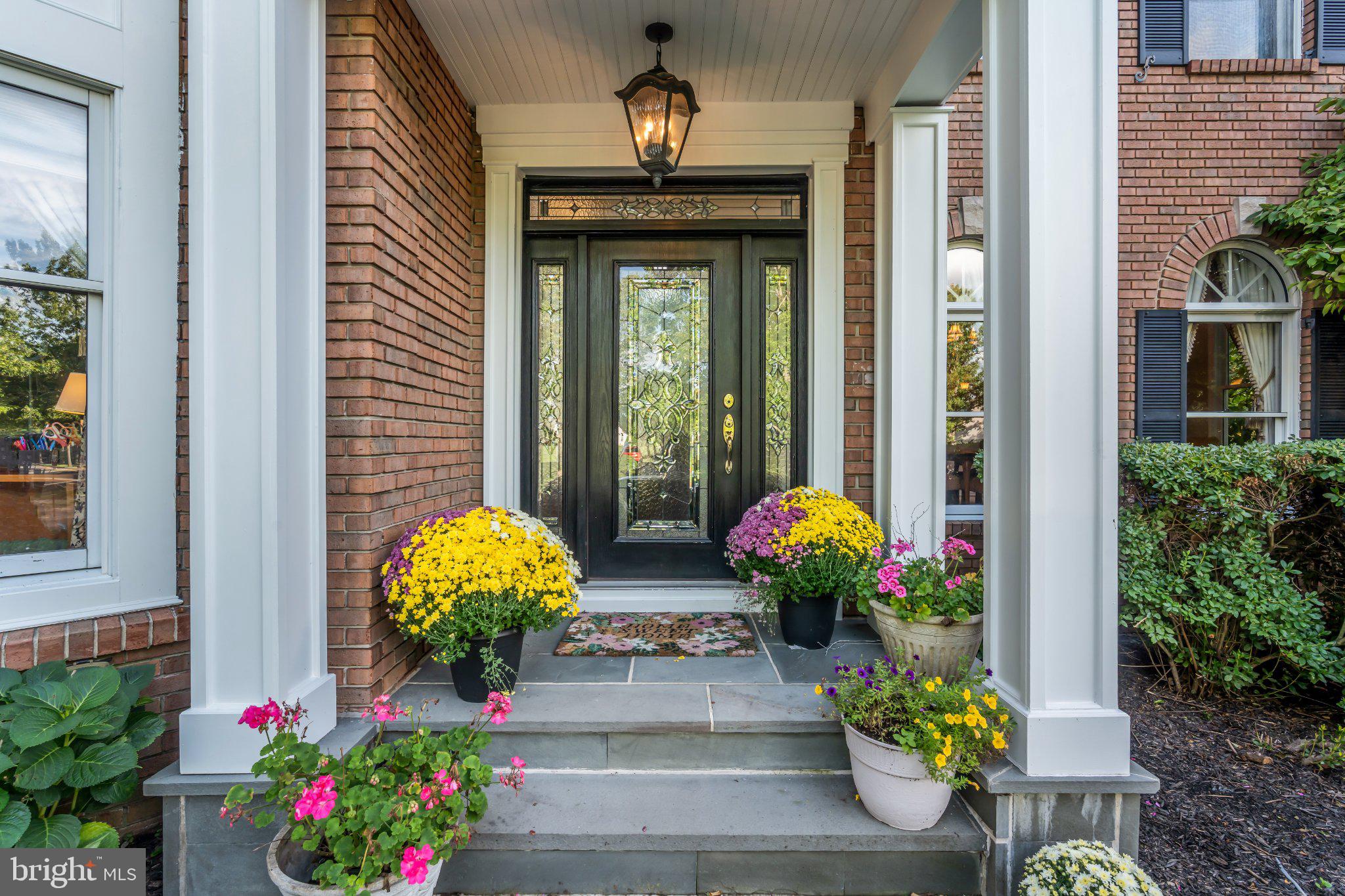 8 ENDICOTT LANE