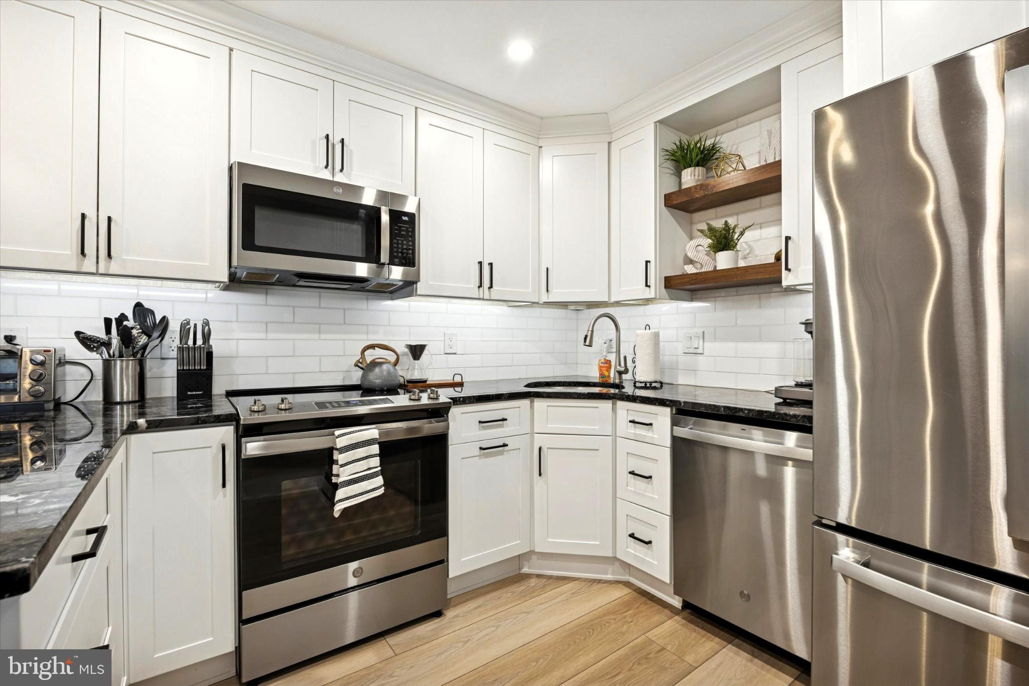 CRESTWOOD CONDO - Residential