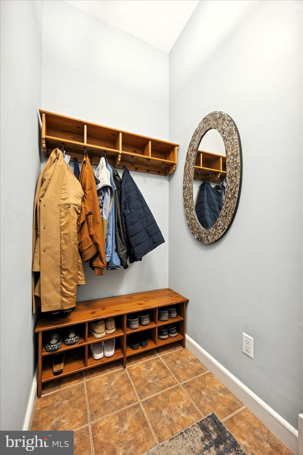 CRESTWOOD CONDO - Residential