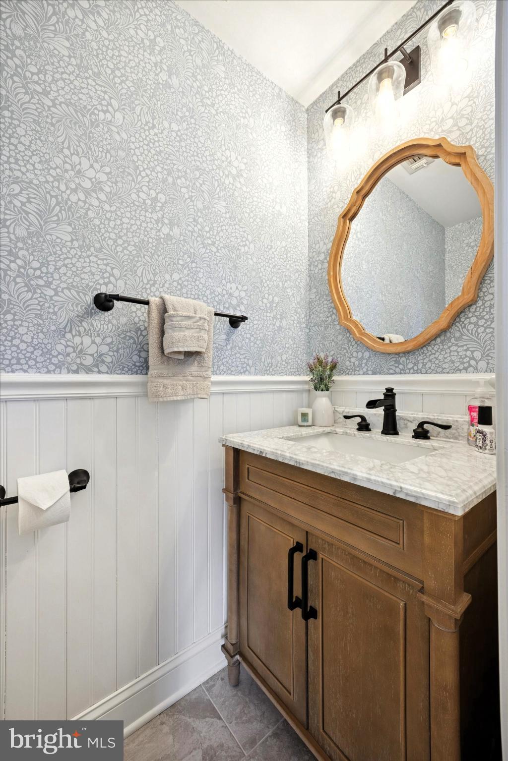 CRESTWOOD CONDO - Residential