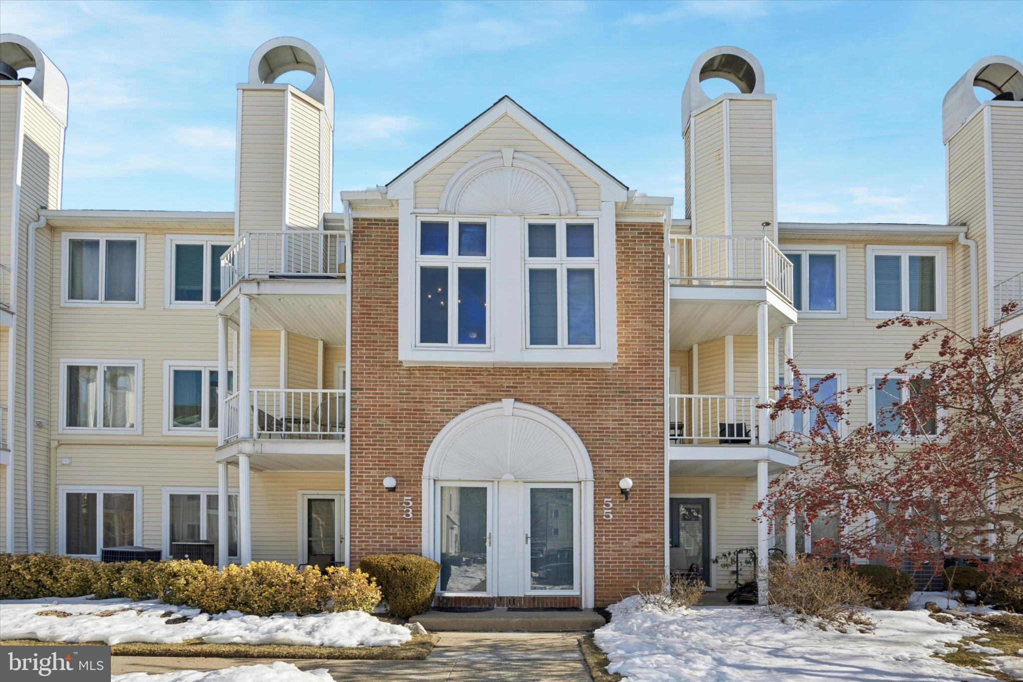 CRESTWOOD CONDO - Residential