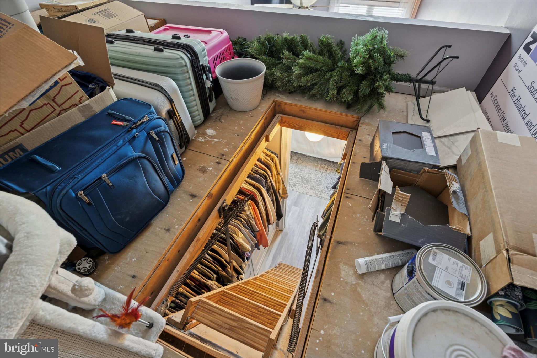 CRESTWOOD CONDO - Residential