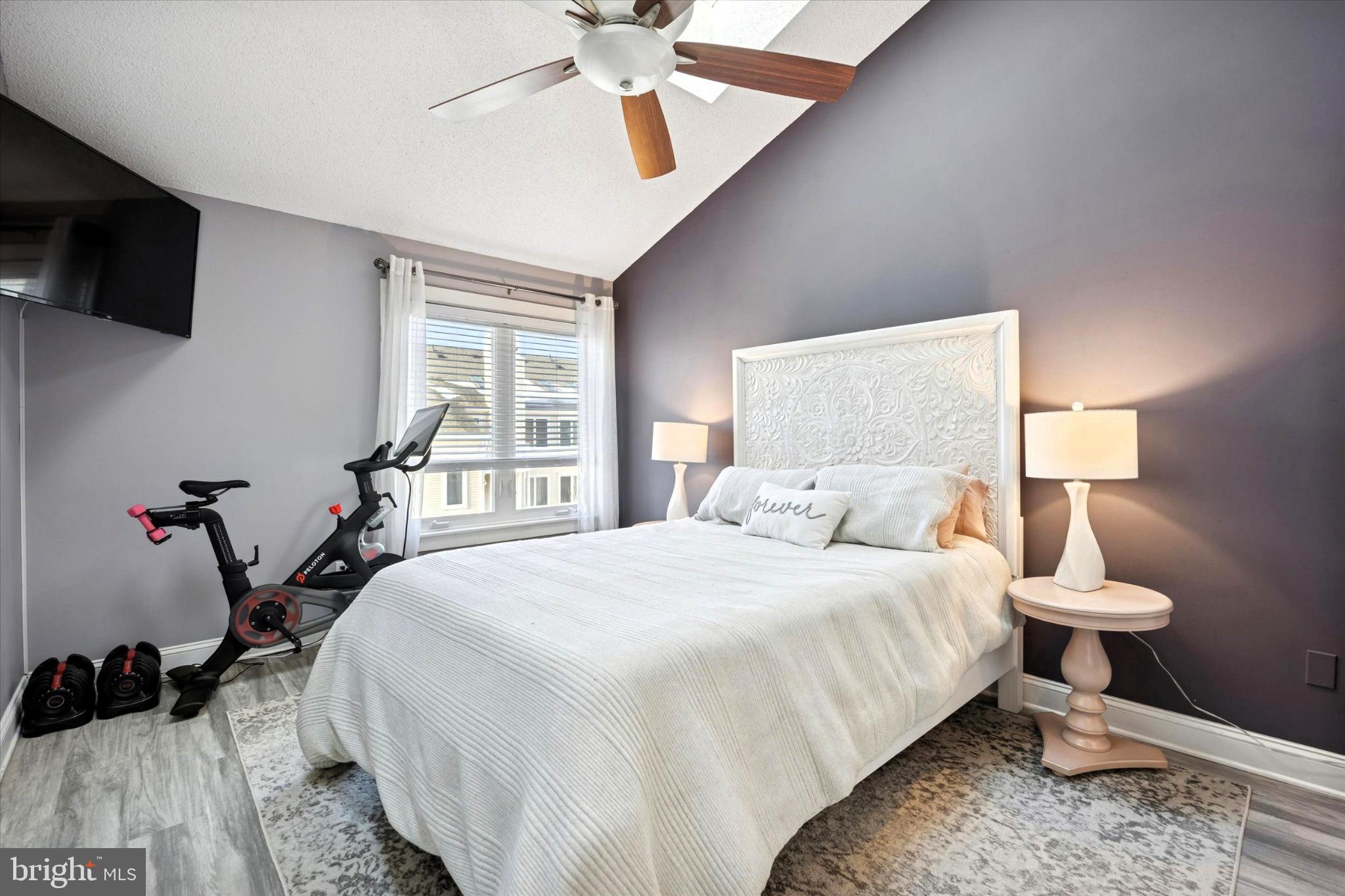 CRESTWOOD CONDO - Residential