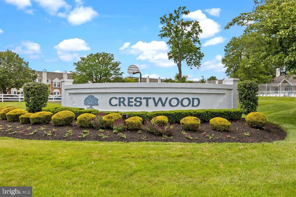 CRESTWOOD CONDO - Residential