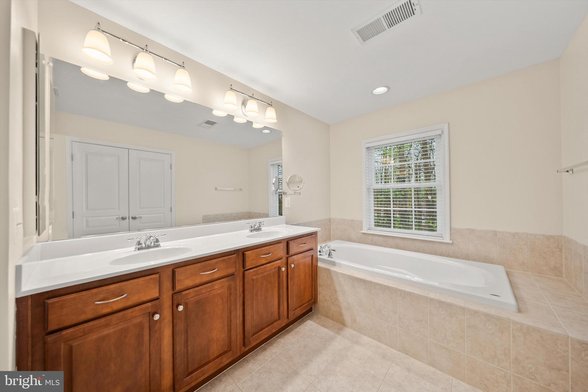 FAIR OAKS - Residential