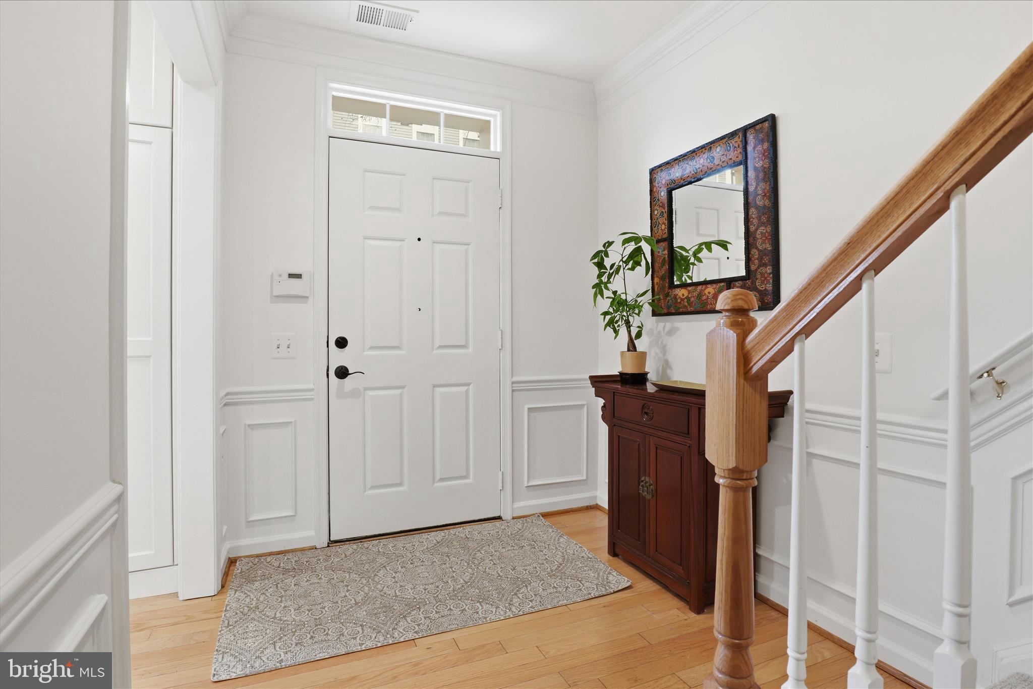 1410 ROUNDHOUSE LANE