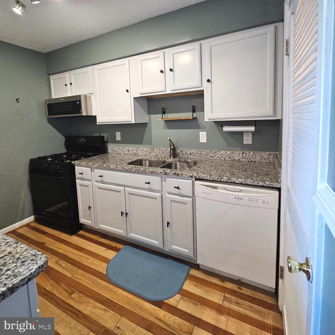 CHERRYDALE - Residential Lease