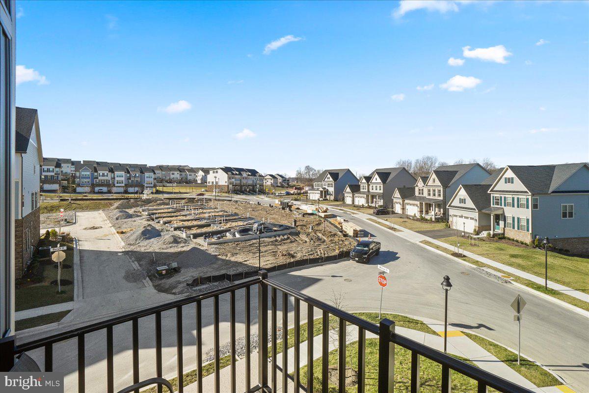 LAKE LINGANORE TOWN CENTER - Residential