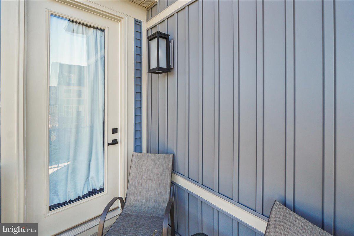 LAKE LINGANORE TOWN CENTER - Residential