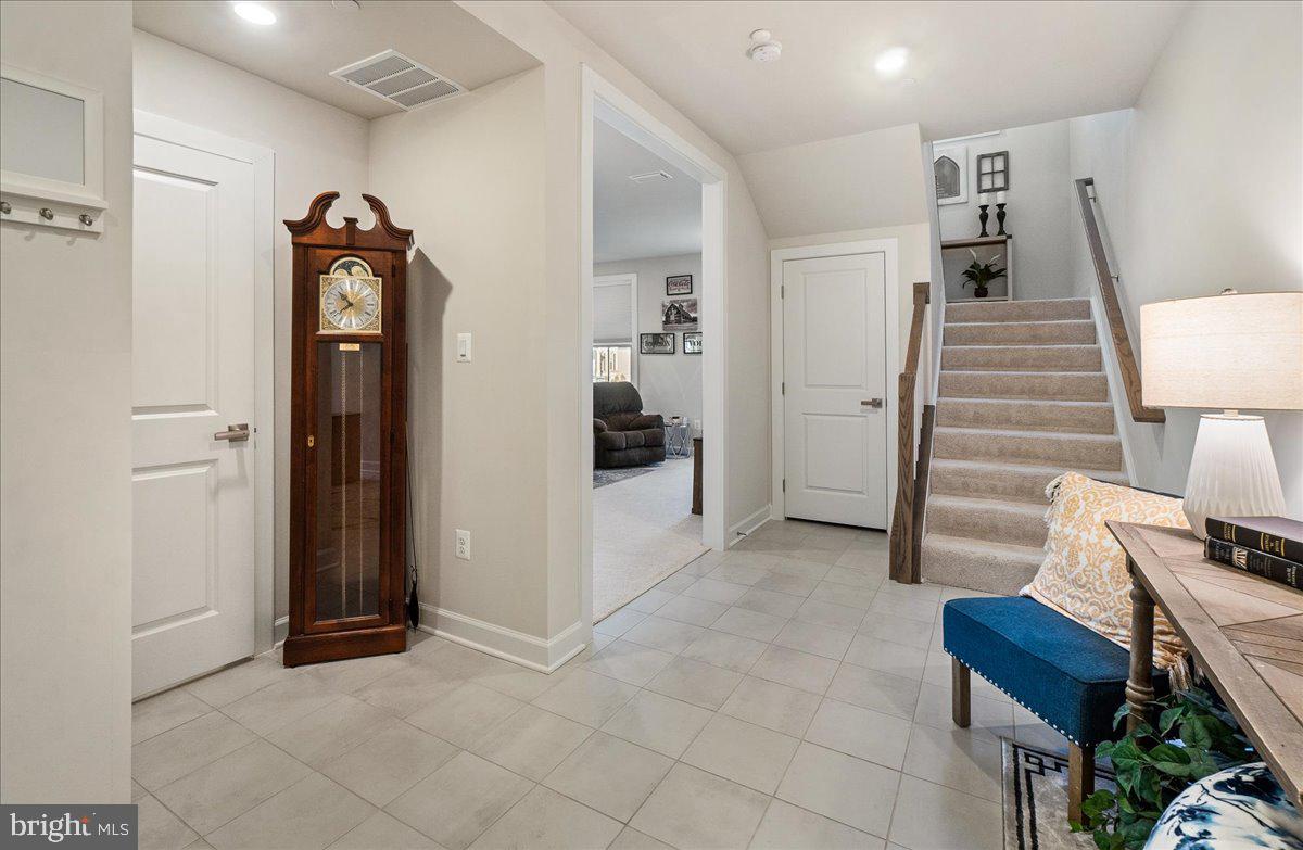 LAKE LINGANORE TOWN CENTER - Residential